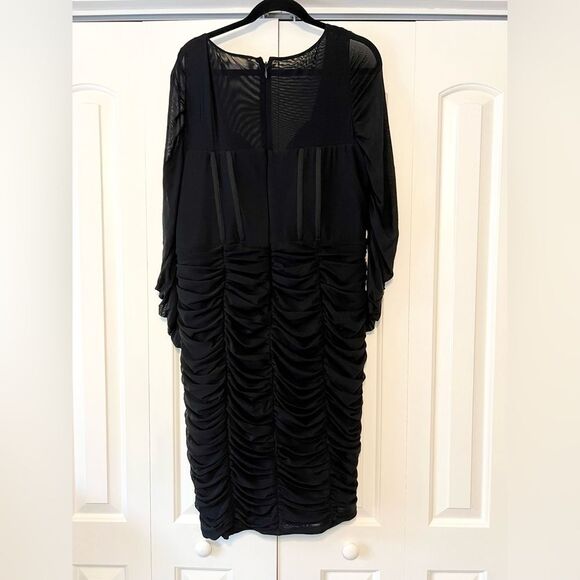 NWT City Chic Plus Size Sexy Bustier Ruched Long Sleeve in Black - Picture 5 of 7